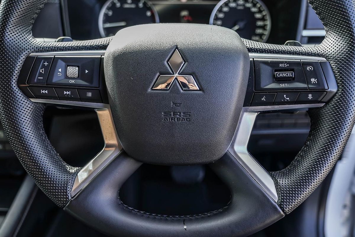 2022 Mitsubishi Outlander LS ZM