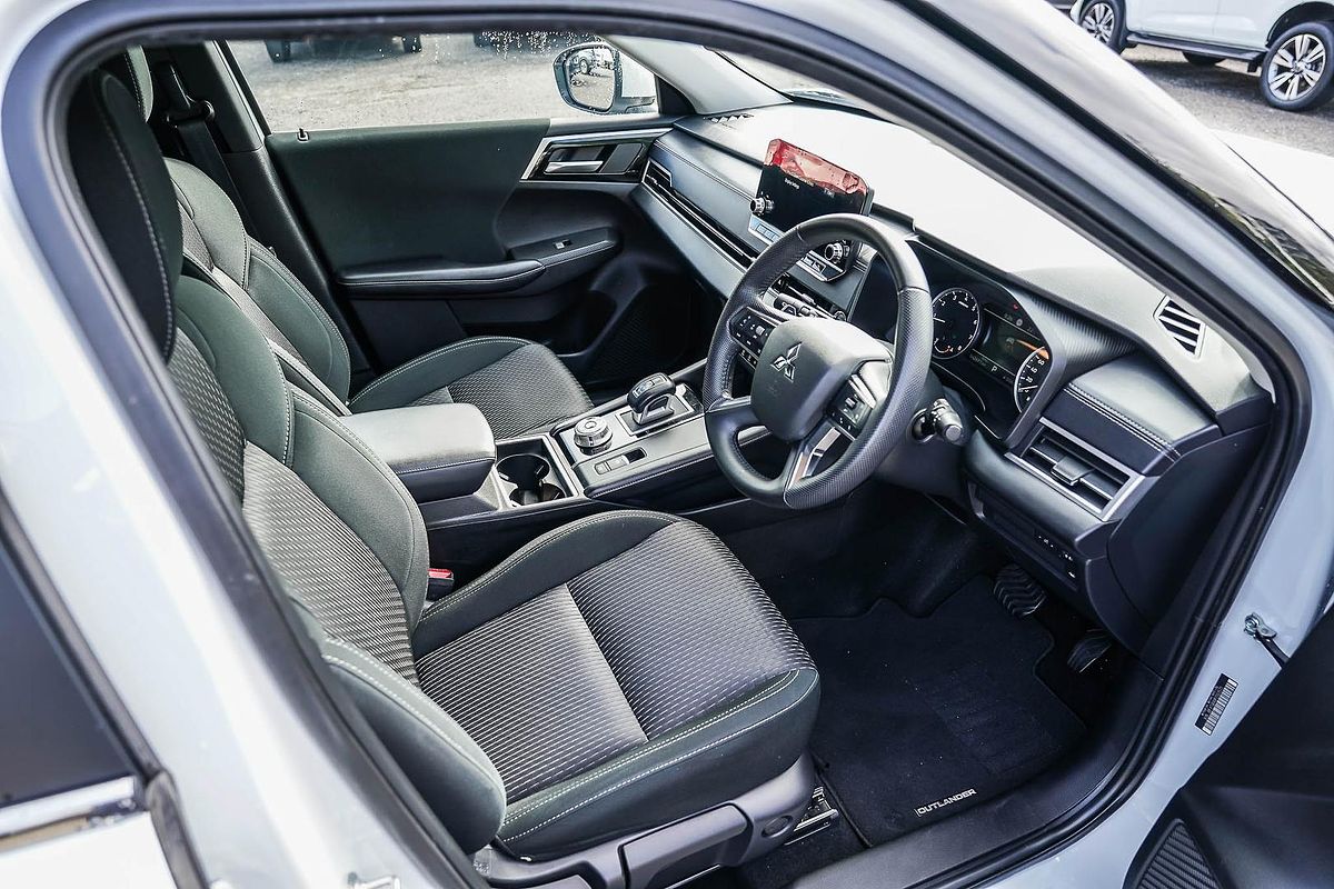 2022 Mitsubishi Outlander LS ZM