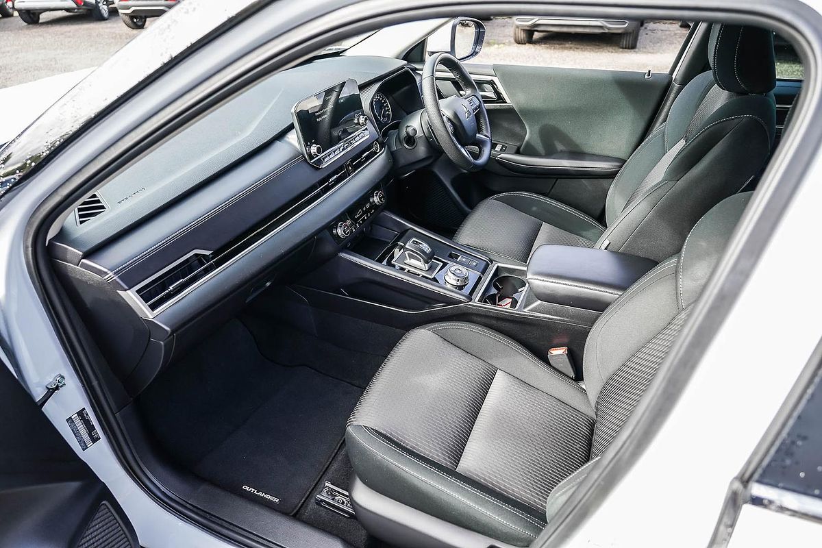 2022 Mitsubishi Outlander LS ZM