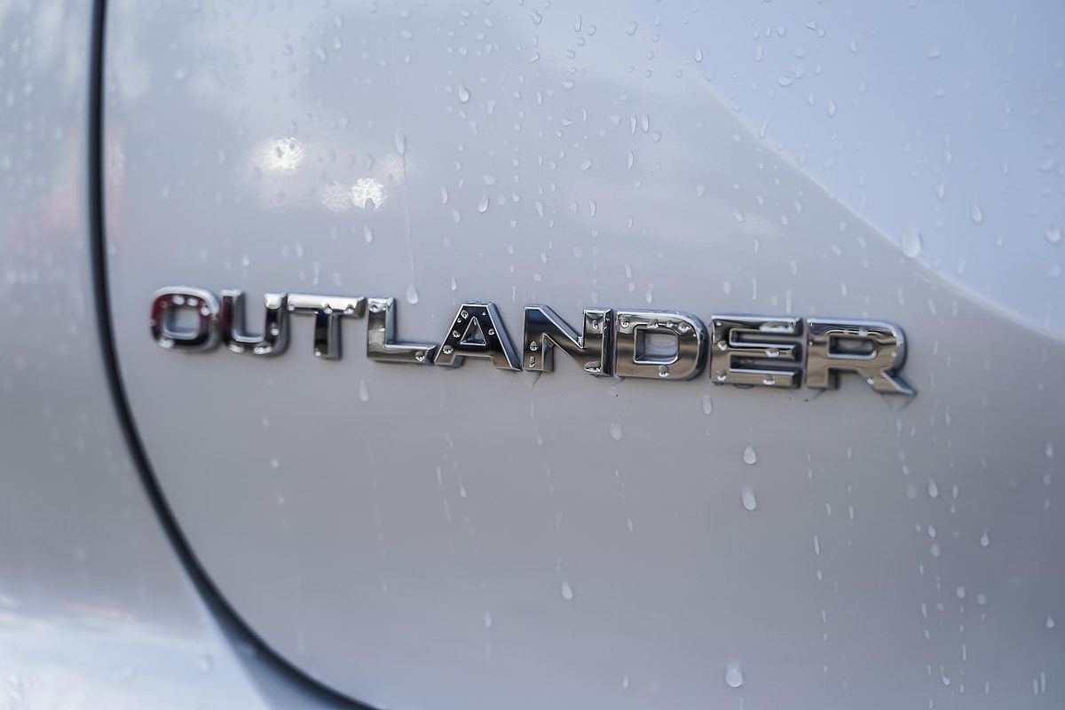 2022 Mitsubishi Outlander LS ZM