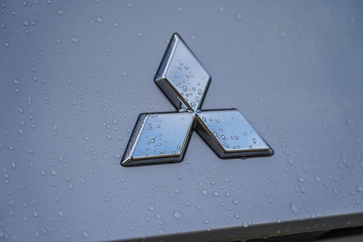 2022 Mitsubishi Outlander LS ZM