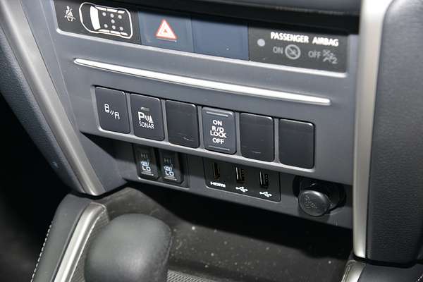 2023 Mitsubishi Triton GLS MR 4X4