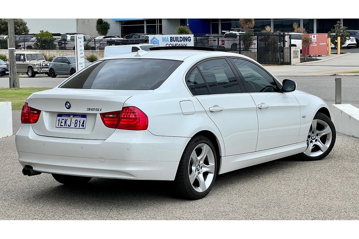 2010 BMW 3 Series 325i E90