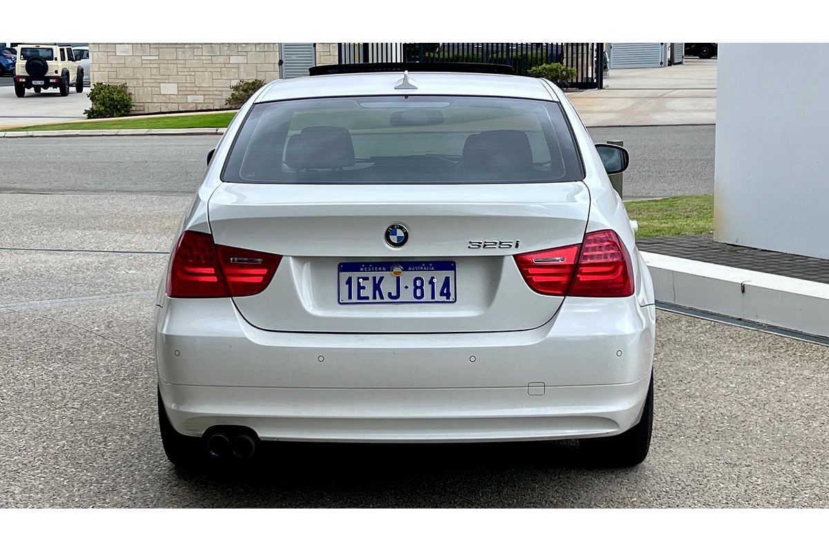 2010 BMW 3 Series 325i E90