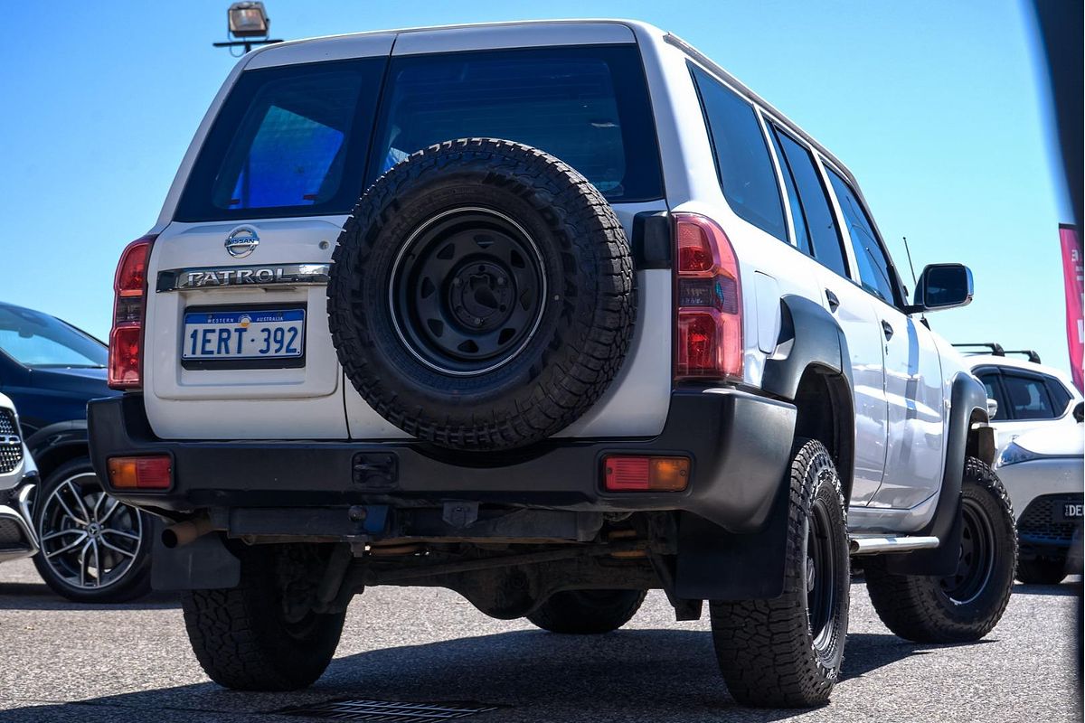 2010 Nissan Patrol DX GU 7