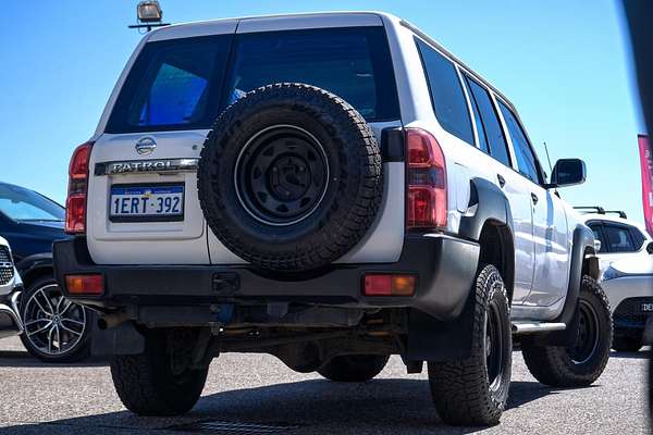 2010 Nissan Patrol DX GU 7