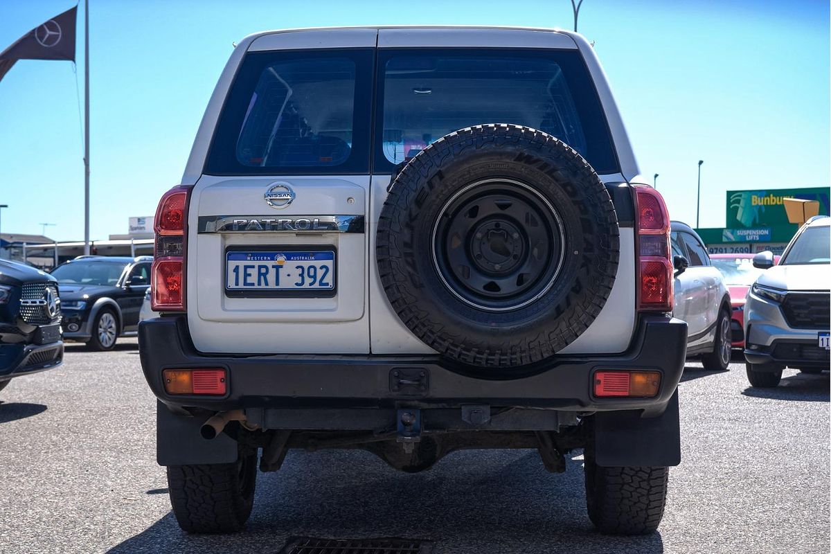 2010 Nissan Patrol DX GU 7