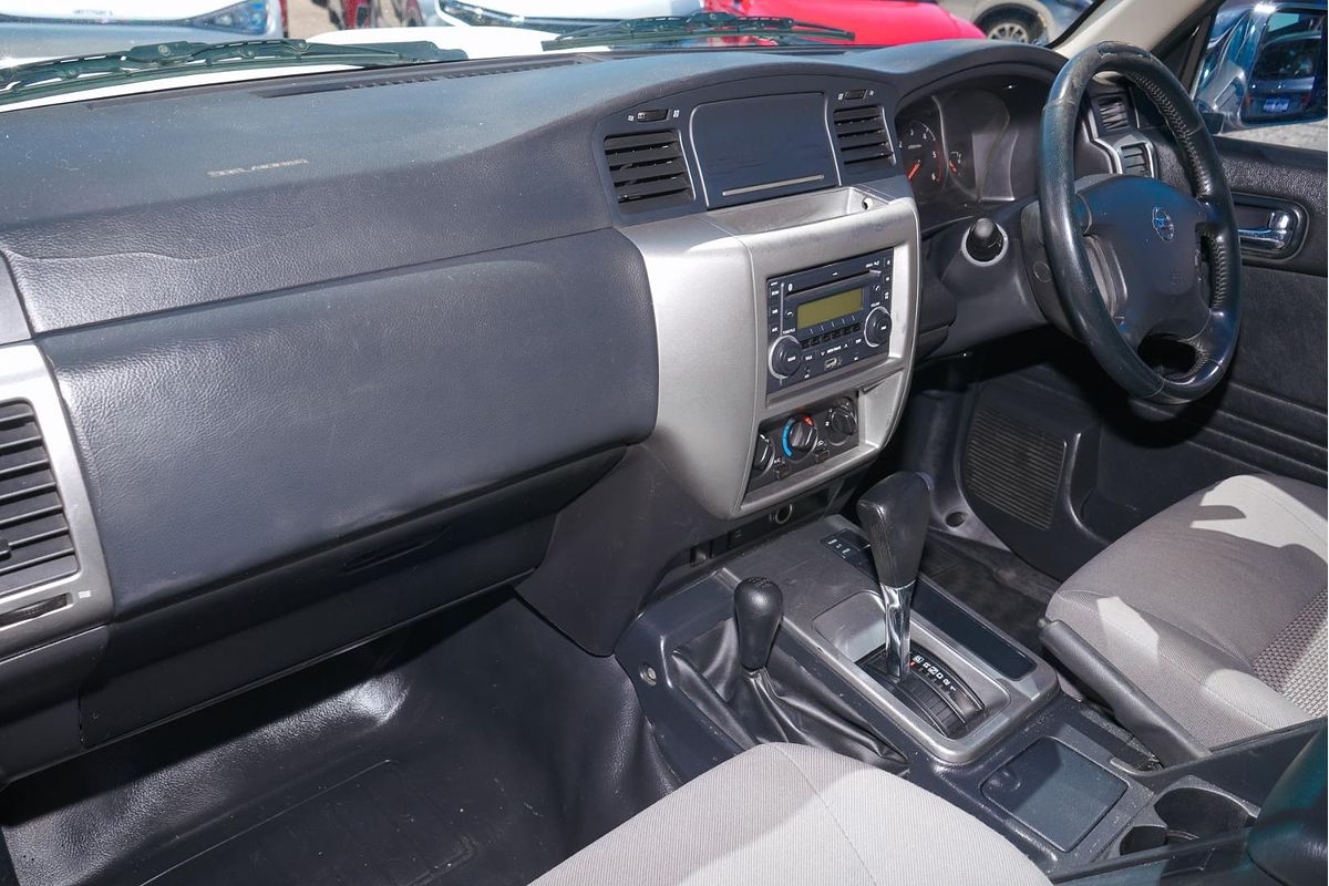 2010 Nissan Patrol DX GU 7