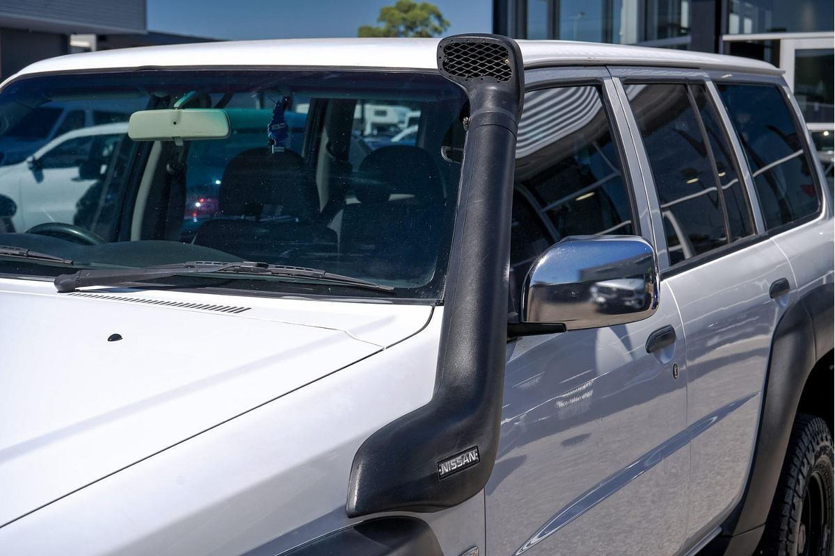 2010 Nissan Patrol DX GU 7