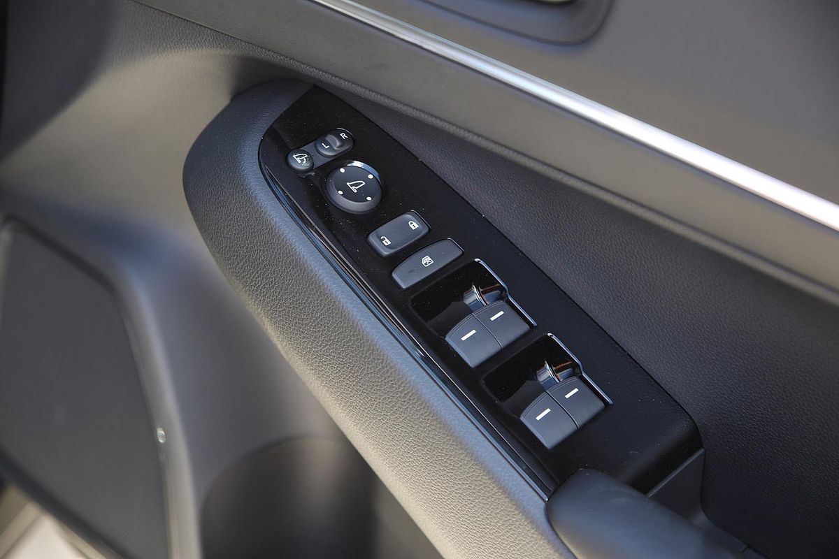 2023 Honda HR-V e:HEV L