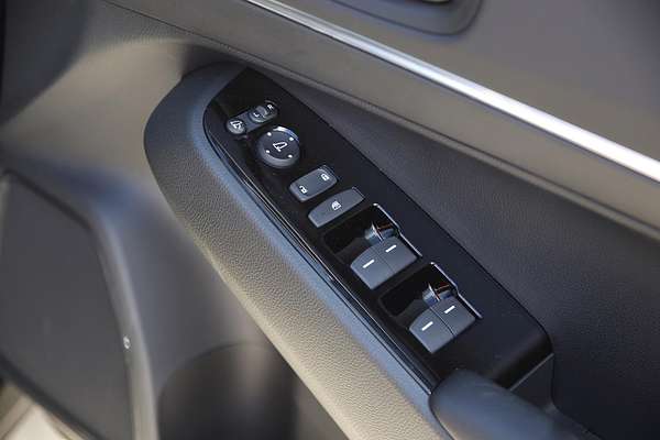2023 Honda HR-V e:HEV L