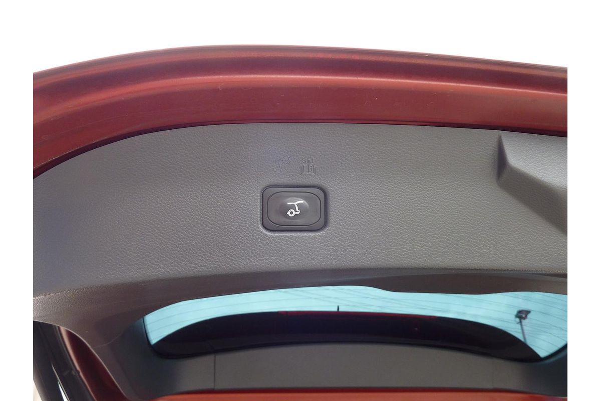 2015 Ford Everest Titanium UA