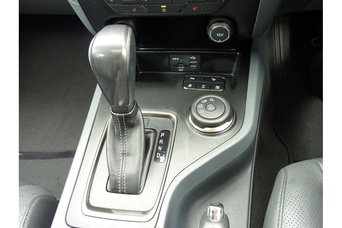 2015 Ford Everest Titanium UA