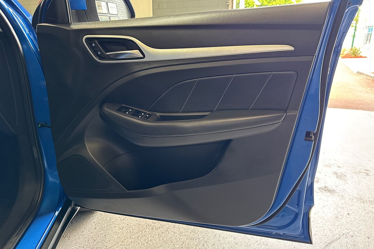 2018 MG ZS Essence AZS1