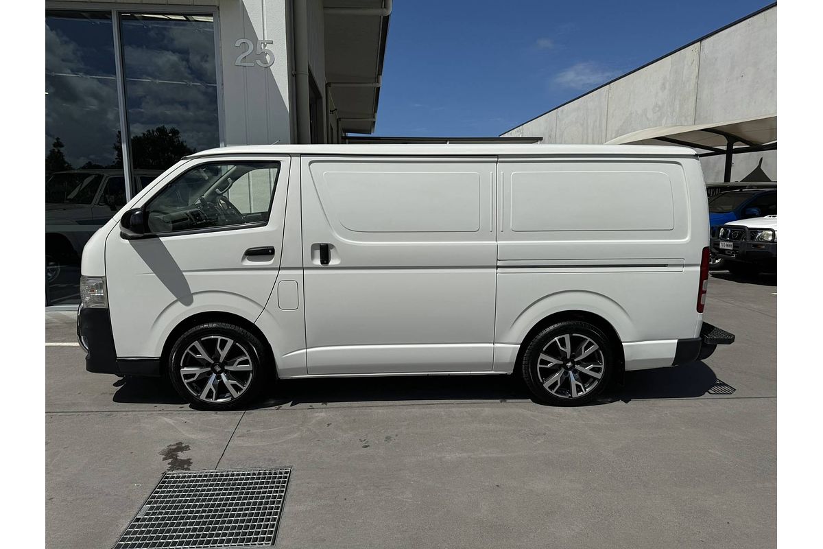 2013 Toyota Hiace KDH221R