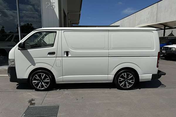 2013 Toyota Hiace KDH221R