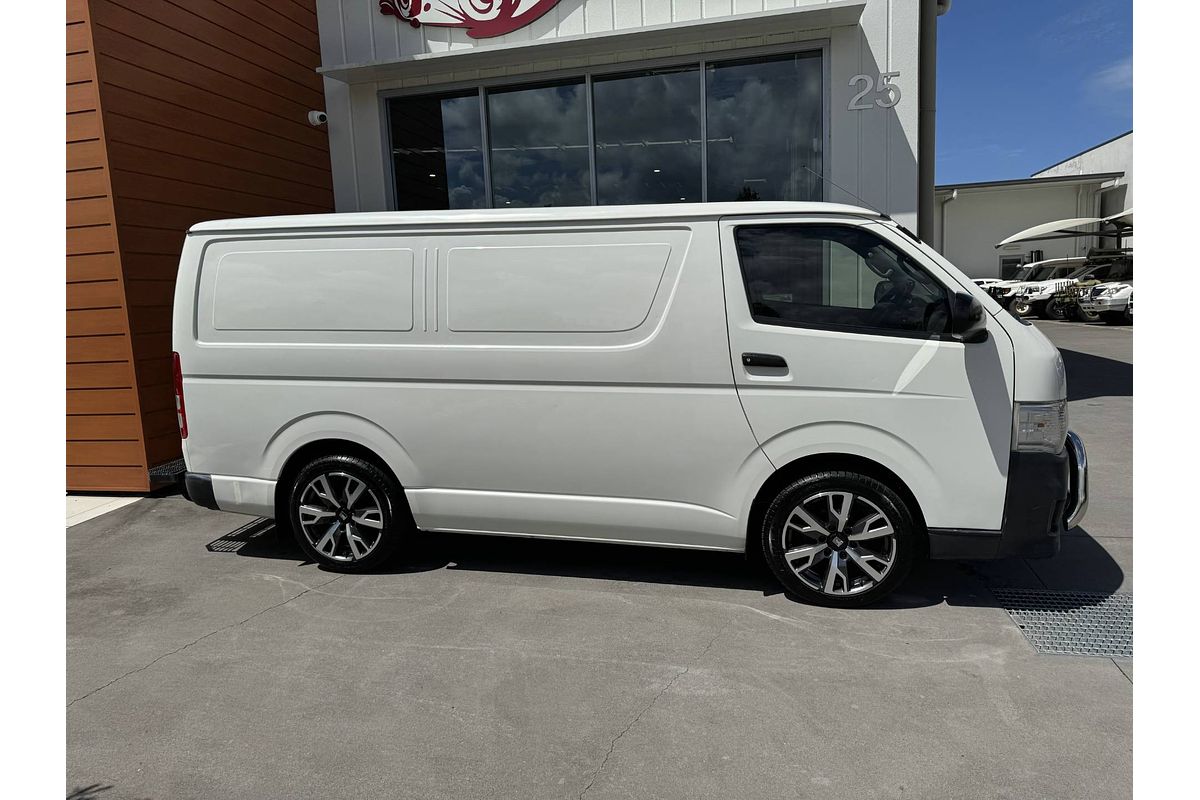 2013 Toyota Hiace KDH221R