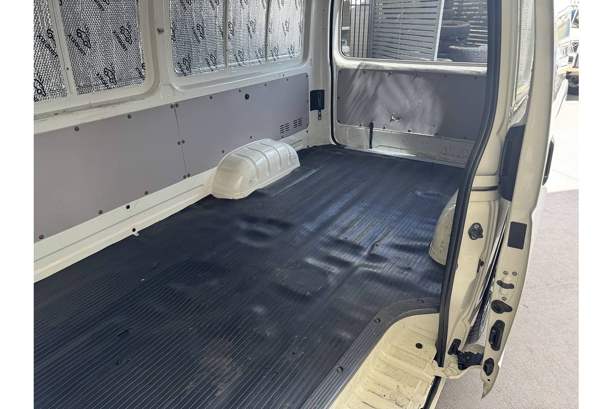2013 Toyota Hiace KDH221R