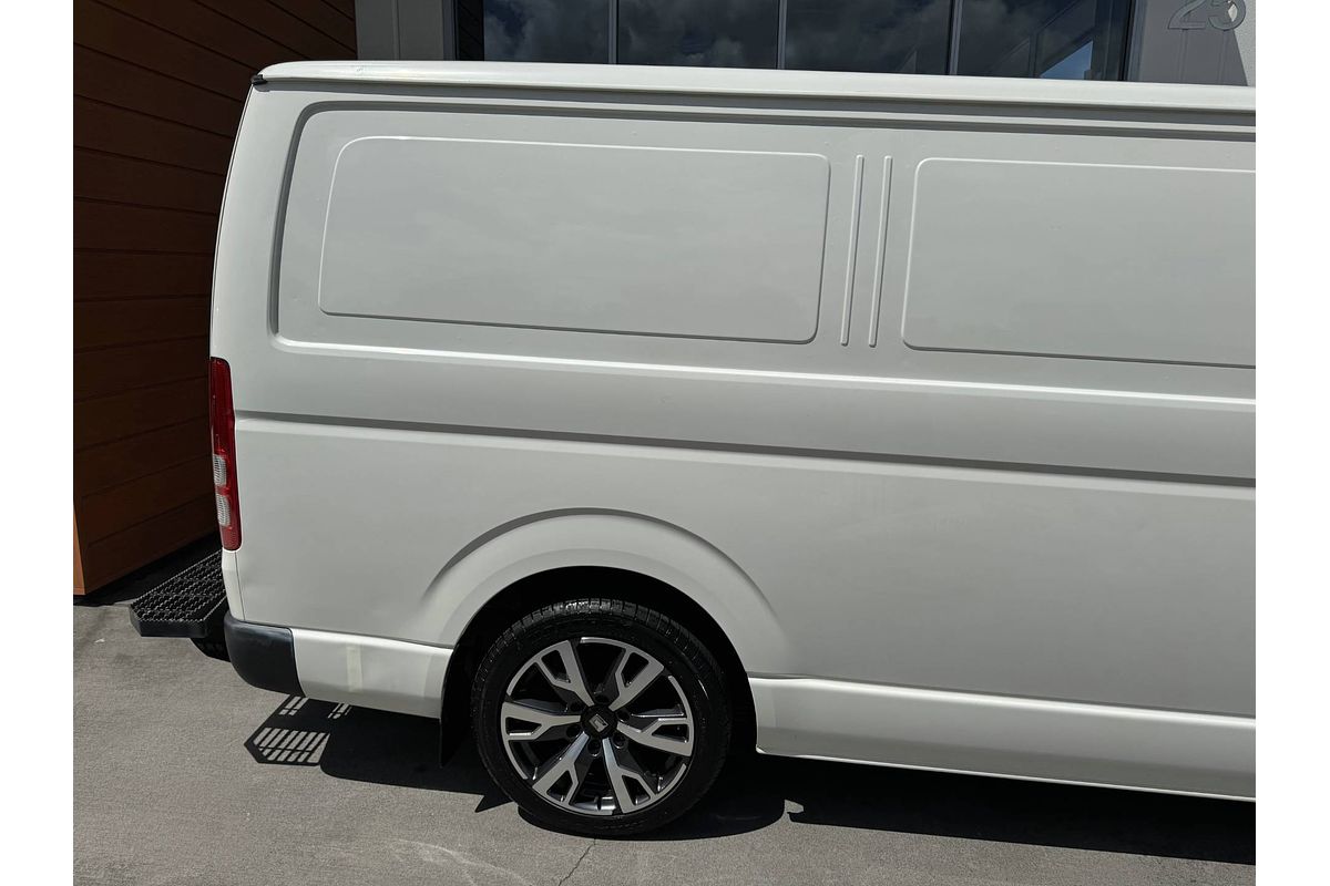2013 Toyota Hiace KDH221R