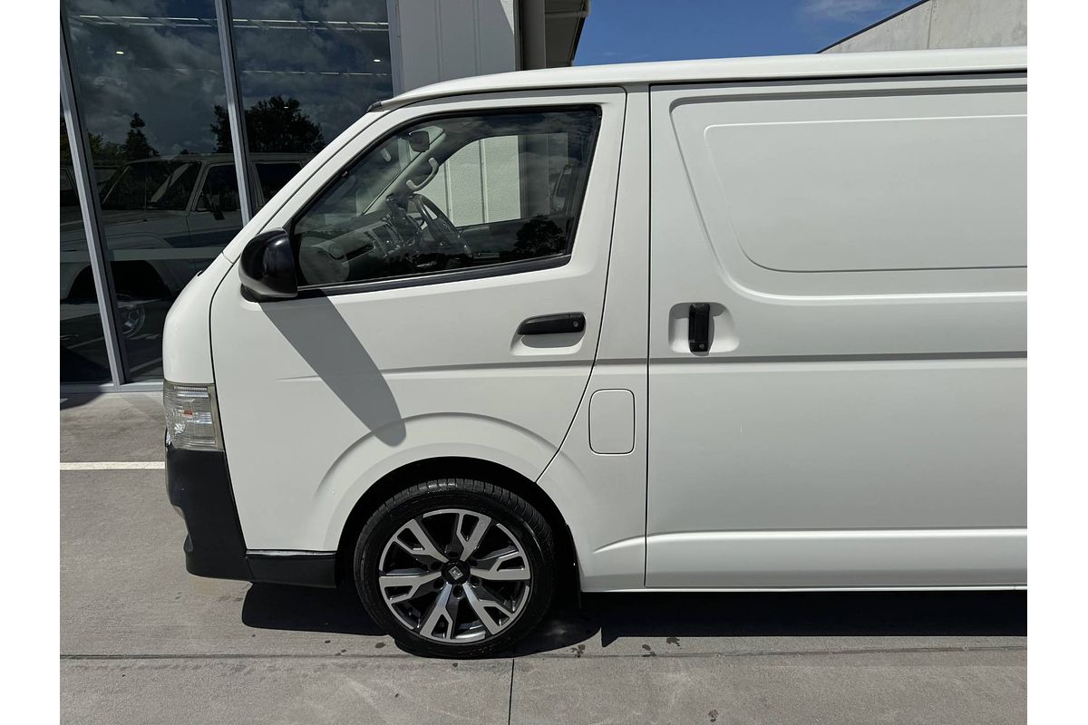 2013 Toyota Hiace KDH221R