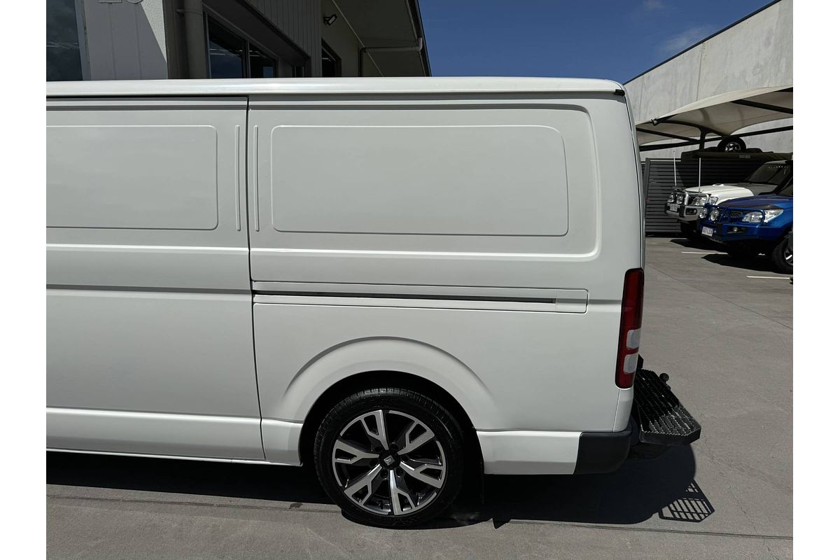 2013 Toyota Hiace KDH221R