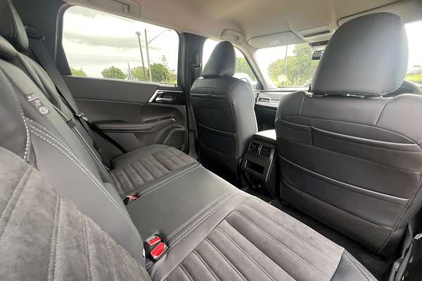 2024 Mitsubishi Outlander PHEV Aspire ZM
