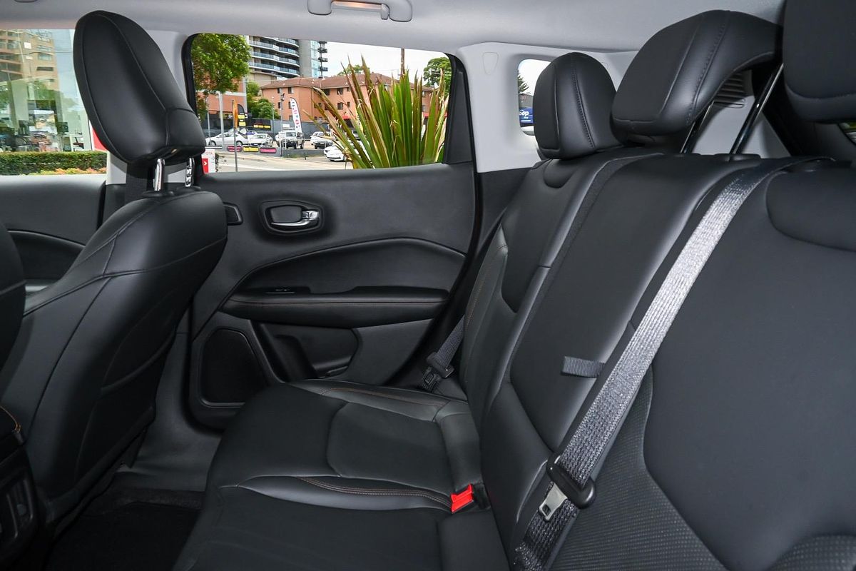 2018 Jeep Compass Limited M6