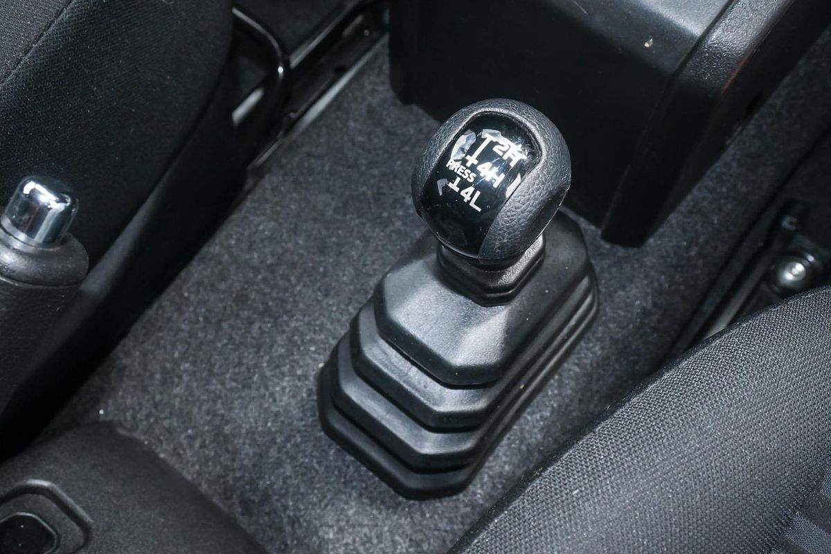 2023 Suzuki Jimny GLX GJ