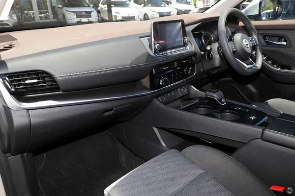 2024 Nissan X-TRAIL ST T33