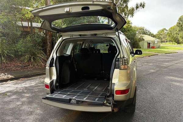 2009 Mitsubishi Outlander LS ZG