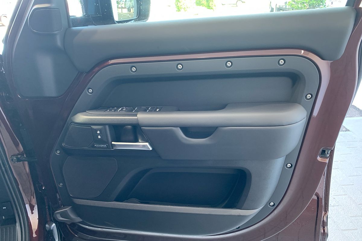 2024 Land Rover Defender 110 D350 Sedona Edition L663