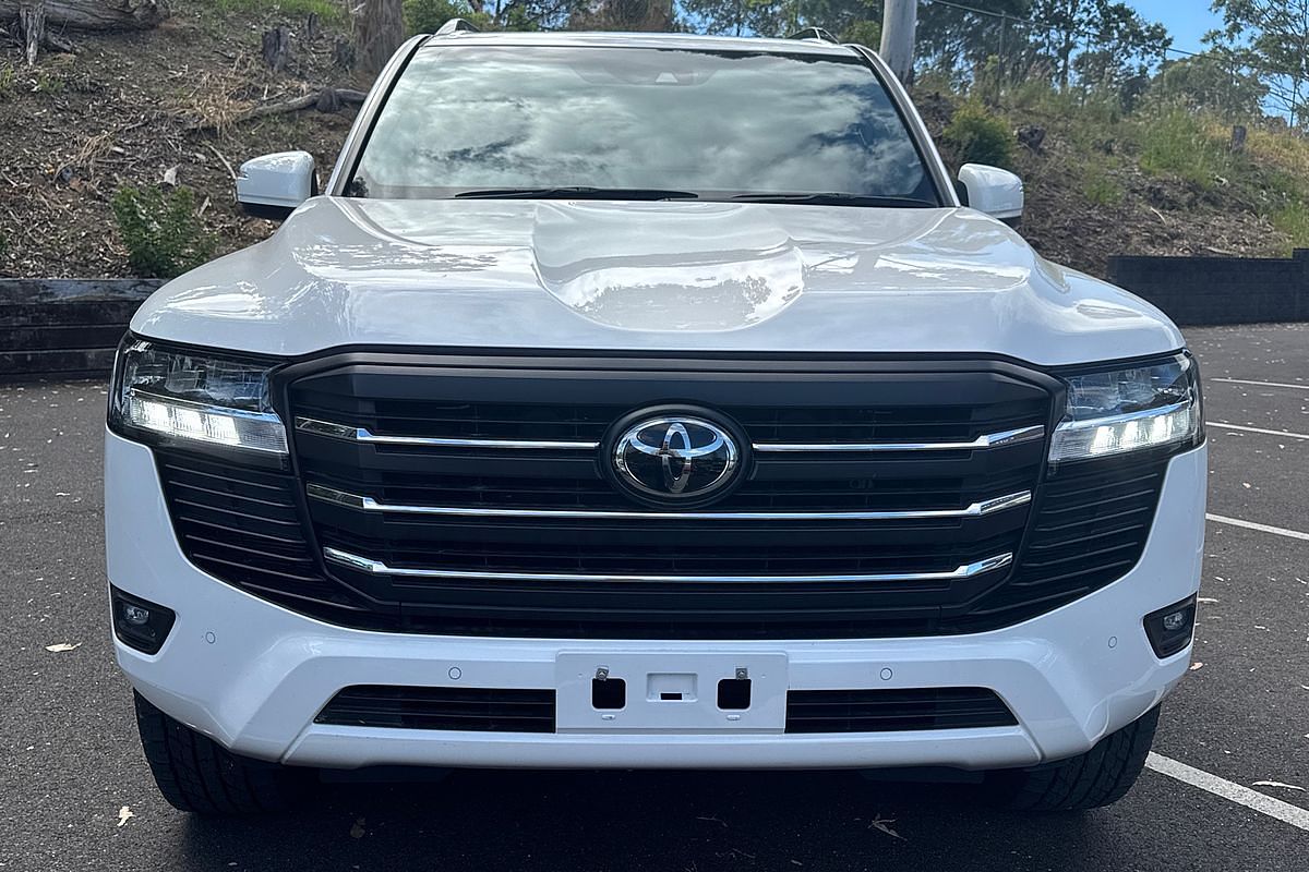 2023 Toyota Landcruiser GXL FJA300R