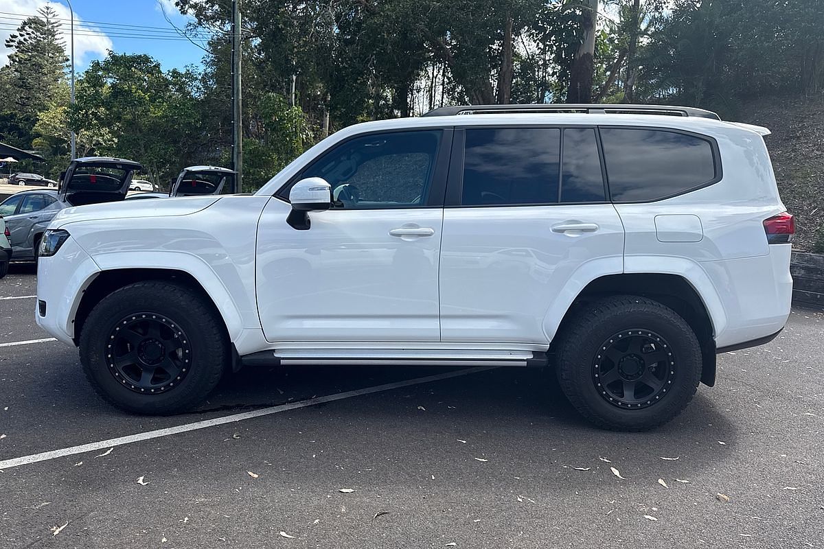 2023 Toyota Landcruiser GXL FJA300R