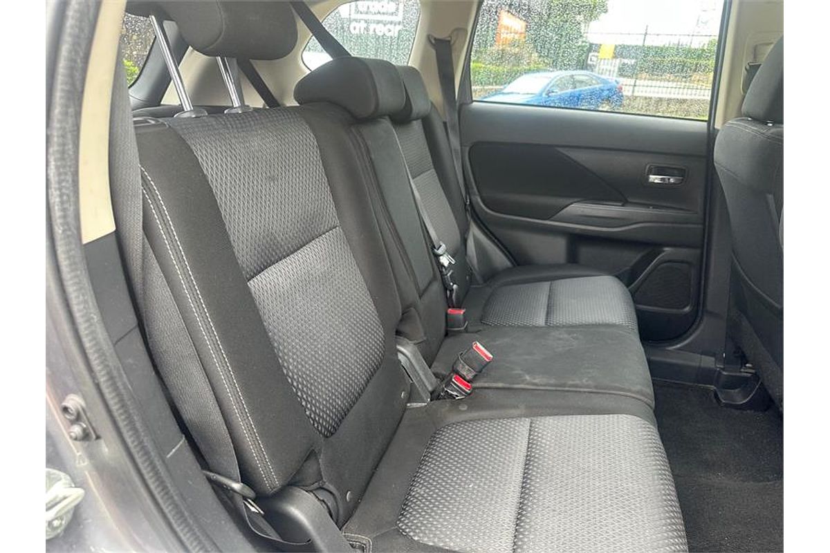 2018 Mitsubishi OUTLANDER ES 7 SEAT (2WD) ZL MY18.5
