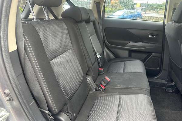2018 Mitsubishi OUTLANDER ES 7 SEAT (2WD) ZL MY18.5