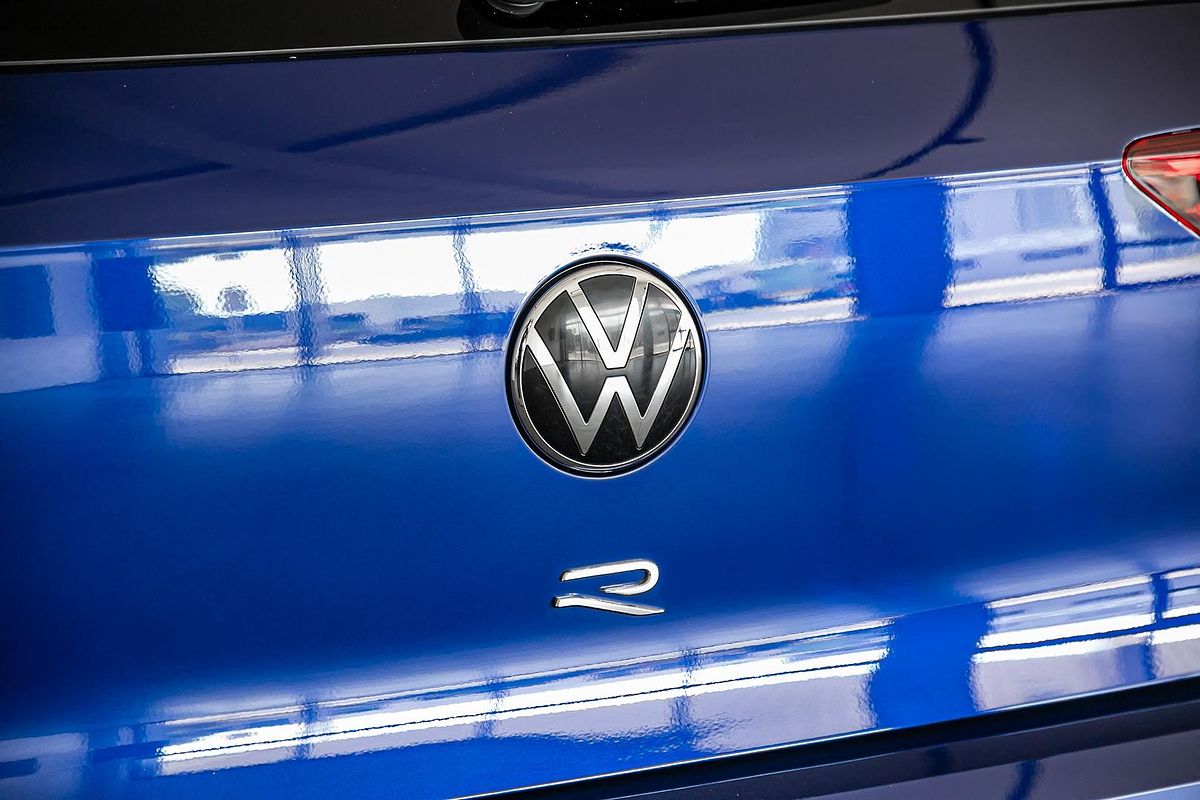 2023 Volkswagen Golf R 8