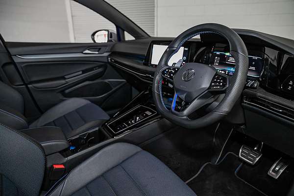 2023 Volkswagen Golf R 8