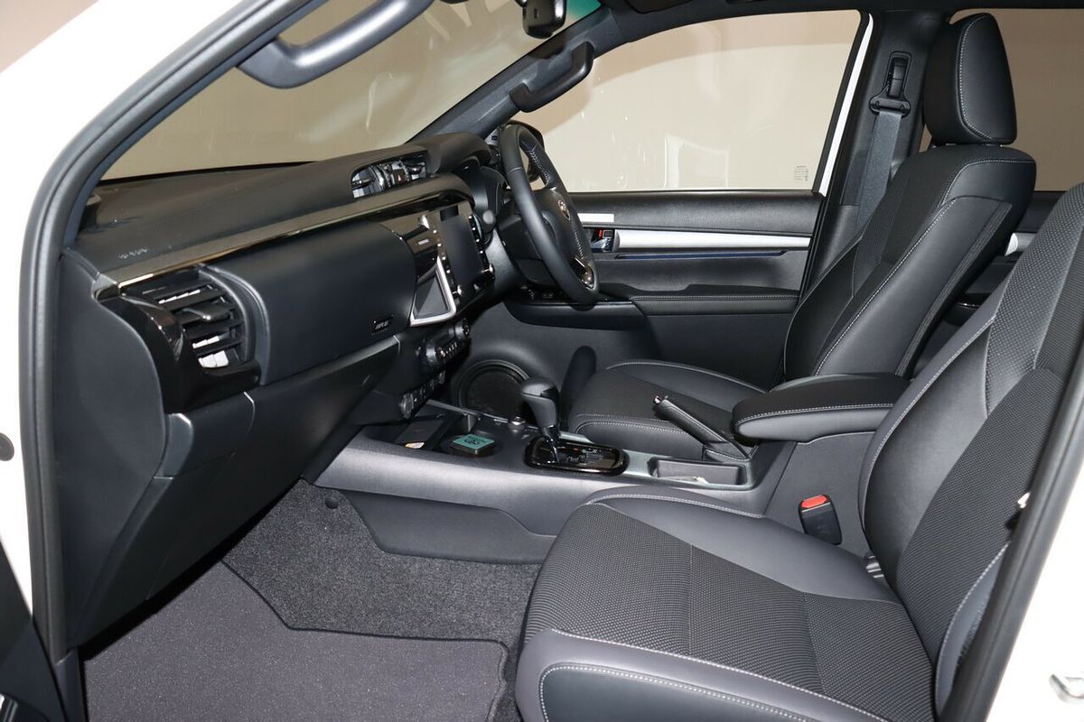 2024 Toyota Hilux Rogue 48V GUN126R 4X4