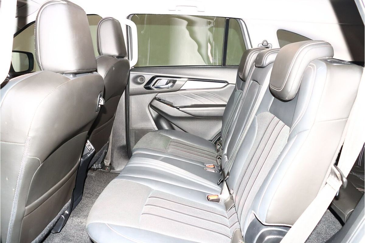 2022 Isuzu MU-X LS-T