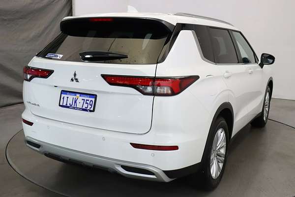 2024 Mitsubishi Outlander LS ZM