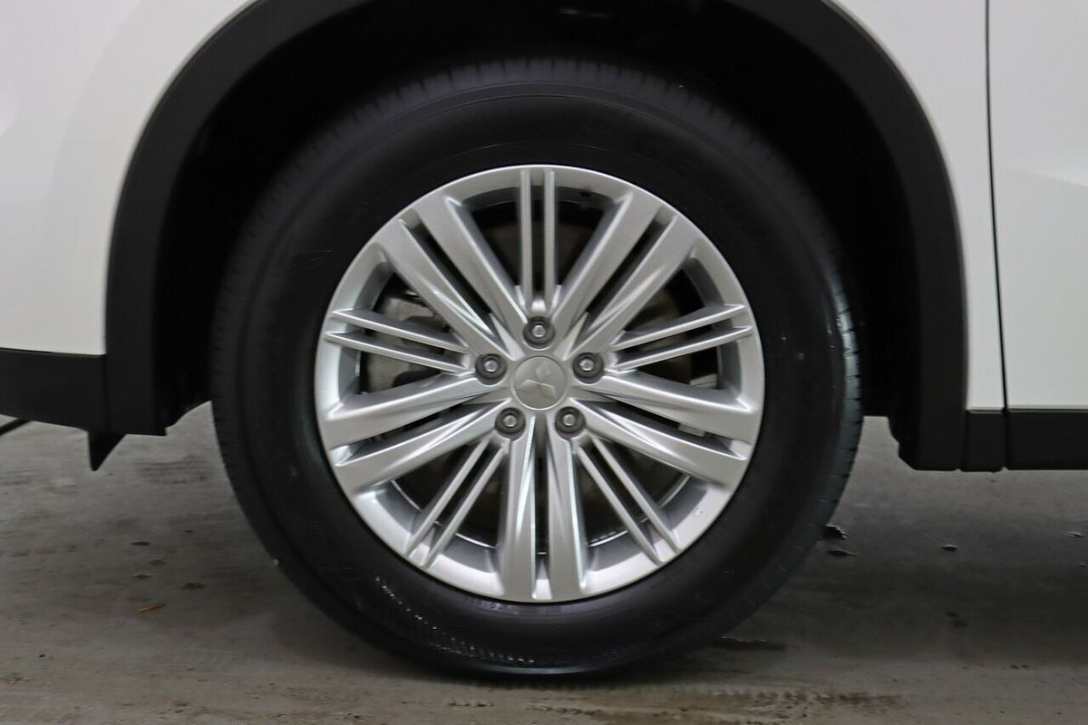 2024 Mitsubishi Outlander LS ZM