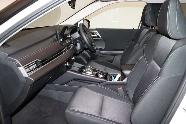 2024 Mitsubishi Outlander LS ZM