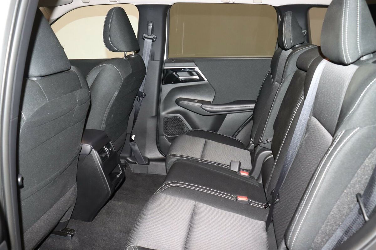 2024 Mitsubishi Outlander LS ZM