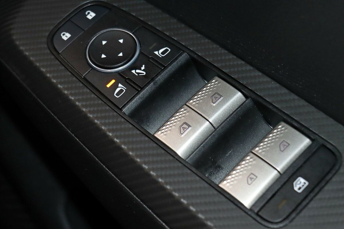 2024 Mitsubishi Outlander LS ZM