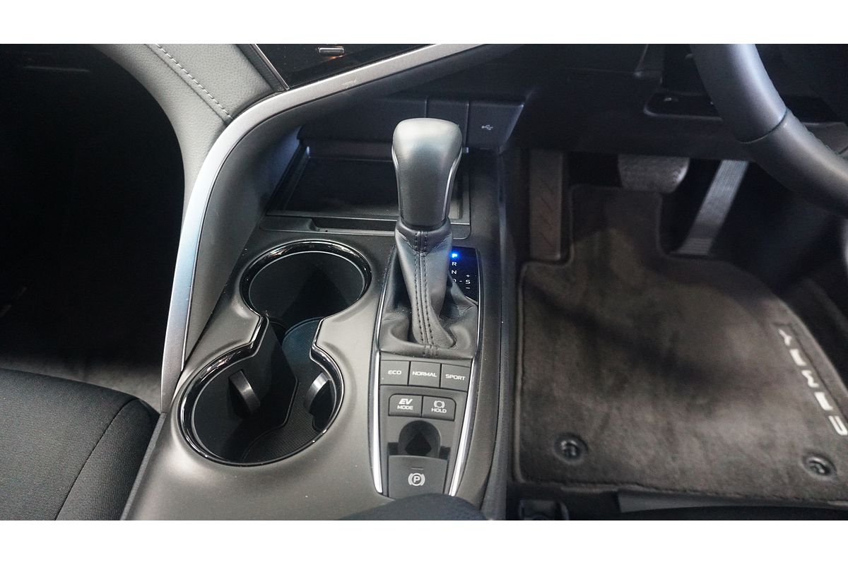 2022 Toyota Camry Ascent Sport AXVH70R