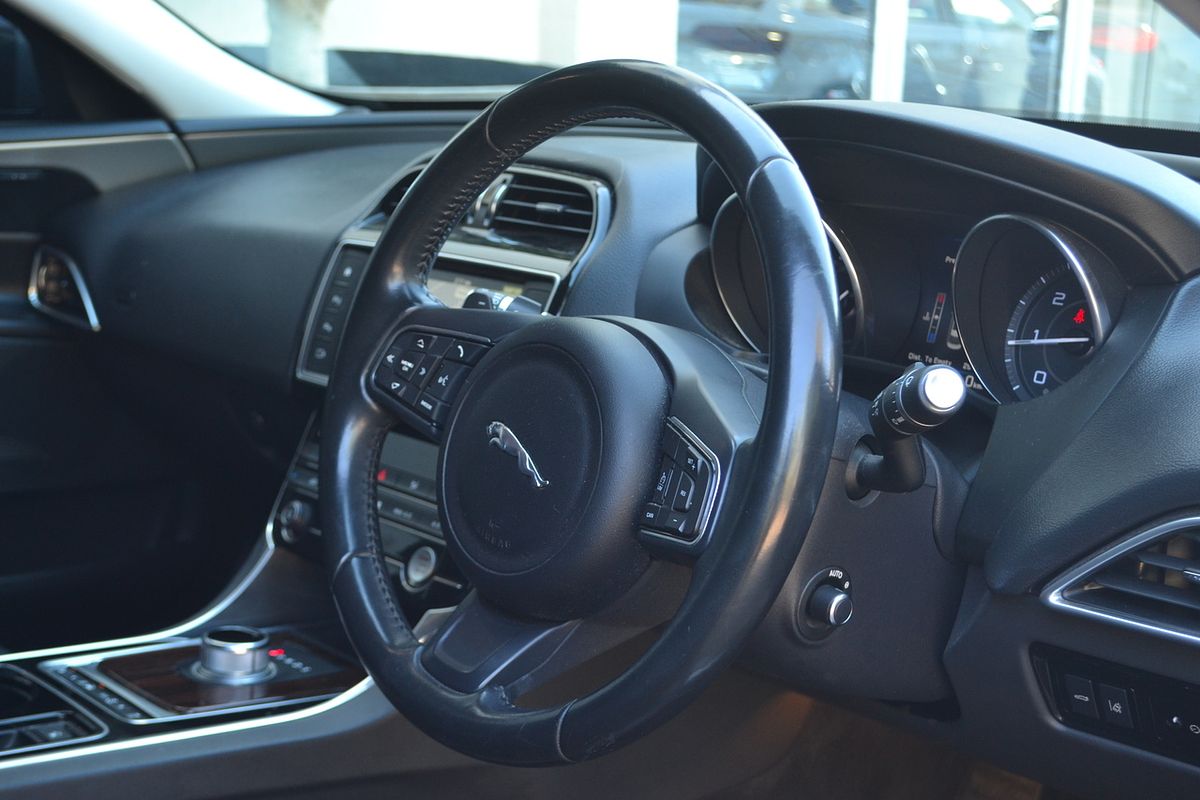 2016 Jaguar XE 20d Prestige X760