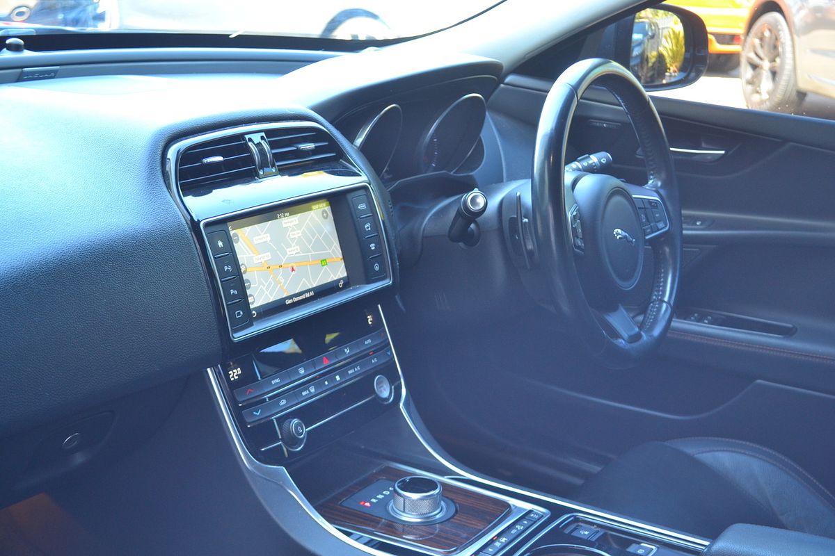 2016 Jaguar XE 20d Prestige X760