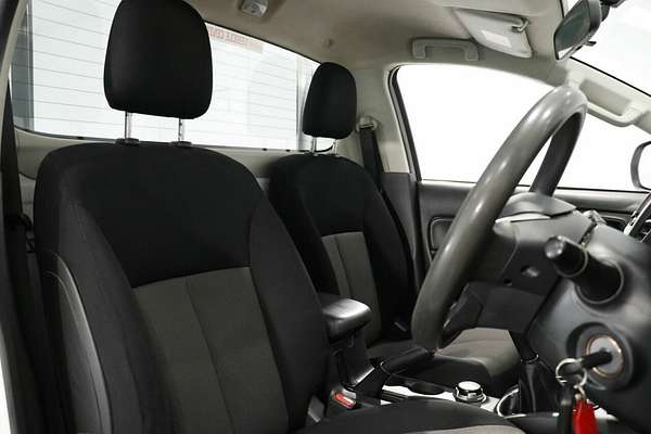 2019 Mitsubishi Triton GLX MR 4X4