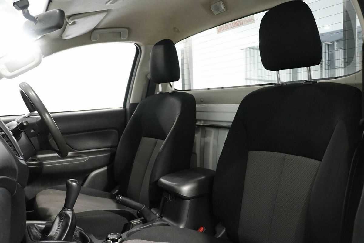 2019 Mitsubishi Triton GLX MR 4X4