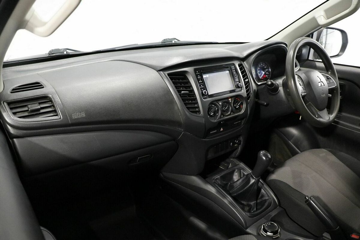 2019 Mitsubishi Triton GLX MR 4X4